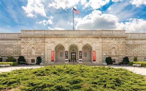 Smithsonian’s National Museum of Asian Art Announces New Board Chair ...