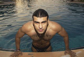 Shirtless Bollywood Men: Arya Babbar