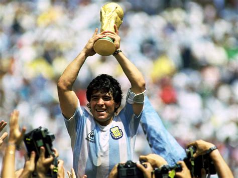 Piłkarskie legendy #3: Diego Maradona - Buty piłkarskie