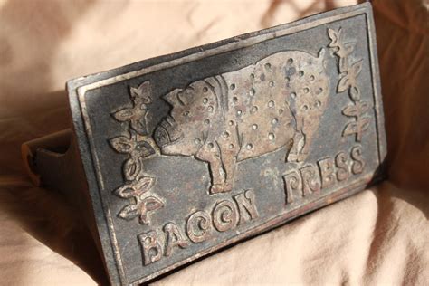 Vintage Cast Iron Bacon Press with Wooden Handle by VintageSoph