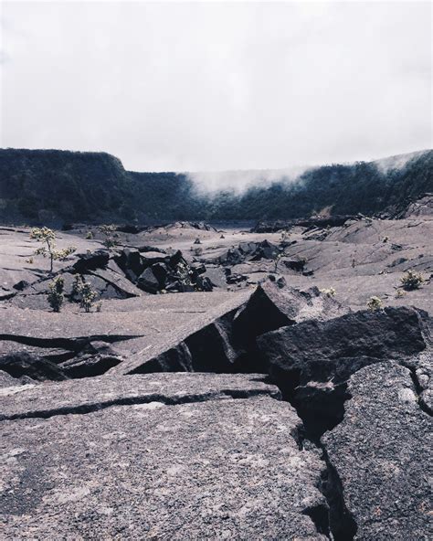 Kīlauea Iki crater, Hawaiʻi Volcanoes National Park, Hawaiʻi Island, Hawaii | Volcano national ...