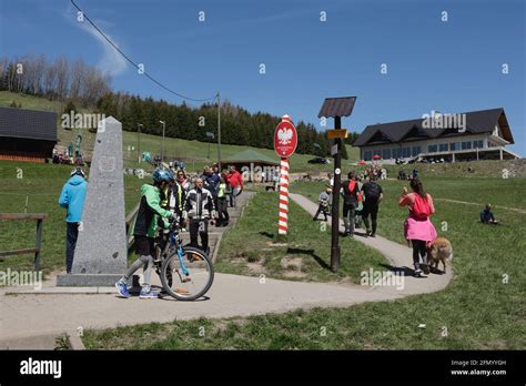 Czech slovak state border hi-res stock photography and images - Alamy