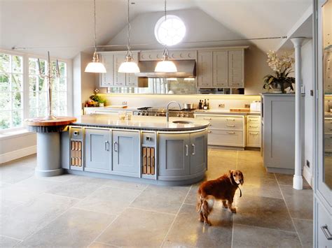 Bespoke kitchen by Chiselwood www.chiselwood.co.uk | Kitchen style, Kitchen projects, Modern ...