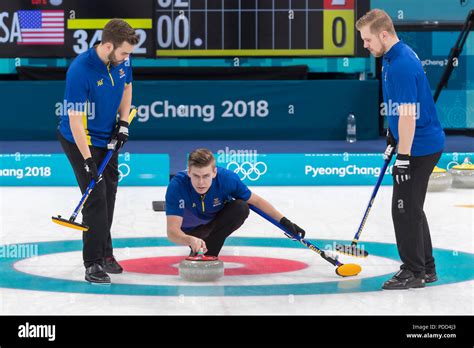 Sport olympics curling men hi-res stock photography and images - Alamy