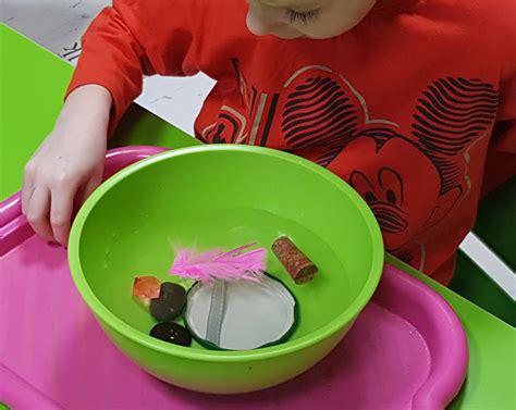 Experiments with water. TeachersMag.com