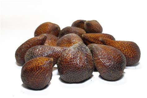 salak fruit or sneak fruit tropical fruit on white background. 17773806 ...