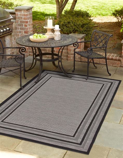 Gray 9' x 12' Outdoor Border Rug | Rugs.com