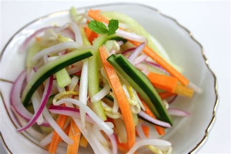 Vietnamese Pickled Salad - Eatin' mess