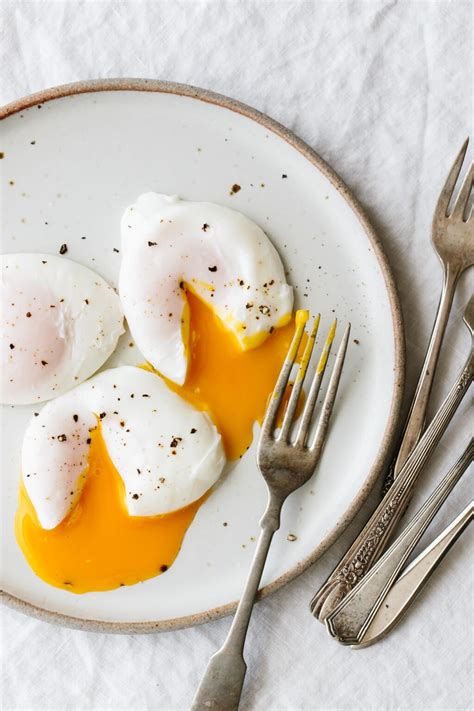 Poached Eggs: How to Poach an Egg Perfectly