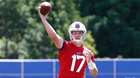 Buffalo Bills rookie QB Josh Allen takes first snaps with first team ...