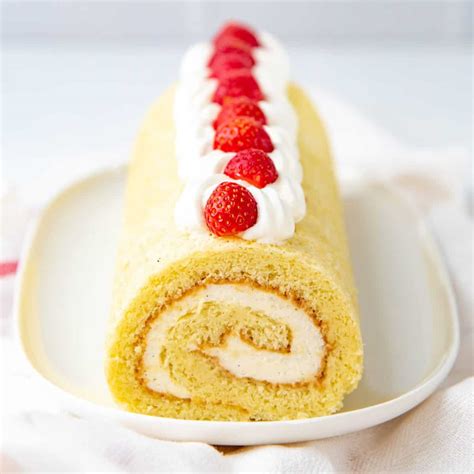 Perfect Vanilla Swiss Roll Recipe - The Flavor Bender