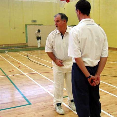 Mike Gatting demonstrates how to bat against spin | ESPNcricinfo.com