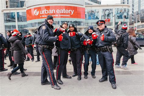 Party at Dundas Square in Toronto – Gold for Canada…Again!!! » Swiegot ...