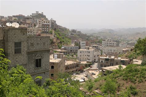 The New Humanitarian | In Taiz, some Yemenis choose war – and home – over displacement