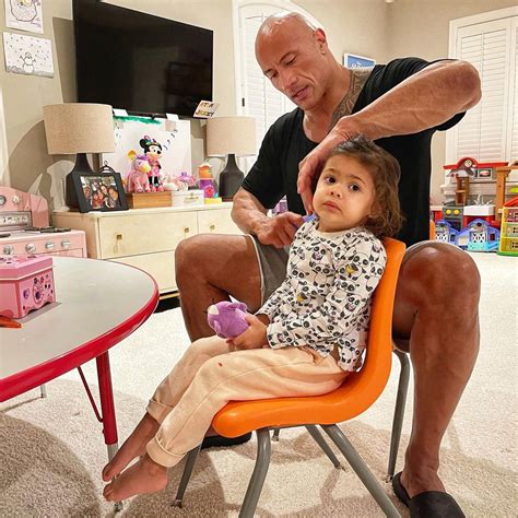 9 photos of Dwayne Johnson aka 'The Rock' with his wife and kids that ...