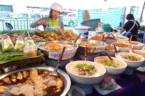 Bangkok’s Street Food Vendors Are Going Cashless (and That’s a Big Deal ...