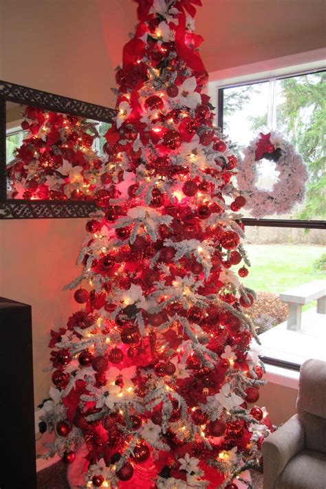 37 Christmas Decoration Ideas In All Shades Of Red - Decoration Love