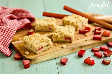 rhubarb cream cheese bars // www.afarmgirlsdabbles.com | Cream cheese ...