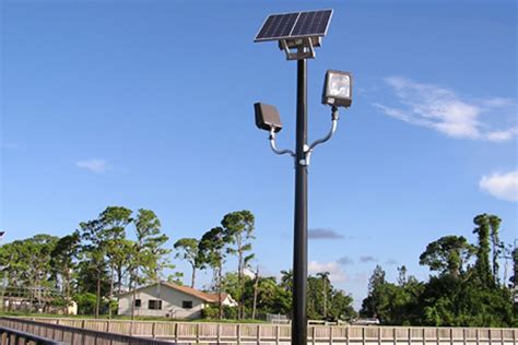 How to Efficiently Use Solar Flood Lights for Security Lighting