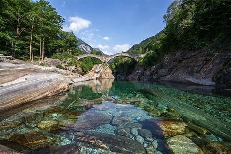 Verzasca River. Switzerland | Plugon