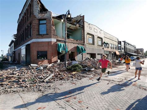 27 reported tornadoes rip through Iowa, devastating towns - ABC News