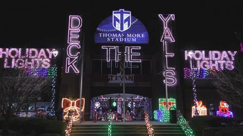 'Deck the Y'alls' dazzles with light display