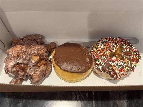 JEFF’S DONUTS - 106 Photos & 51 Reviews - 6401 New Dutchmans Pkwy, Louisville, KY - Yelp