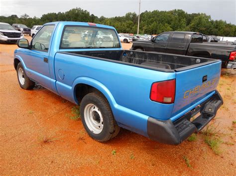 1995 CHEVROLET S10 Pickup Truck - J.M. Wood Auction Company, Inc.