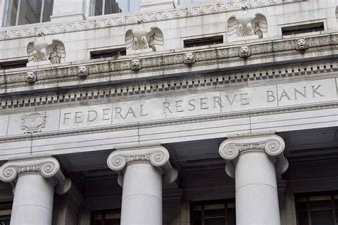 Fed Drops Tightening Bias, but No Easing Signaled | Charles Schwab