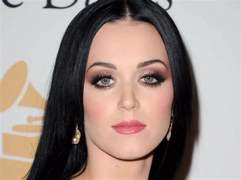 How to do Katy Perry Inspired Eye Makeup | Styles At Life