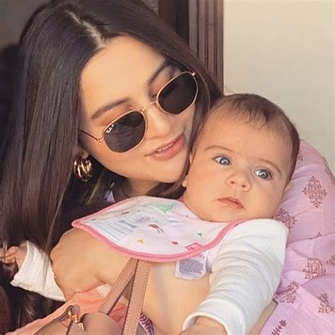 Aiman Khan Daughter Amal Muneeb | 20 Cute Pictures | Reviewit.pk