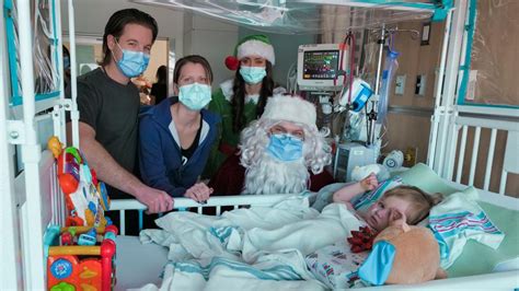 Santa makes a visit to the Jim Pattison Children’s Hospital | meadowlakeNOW