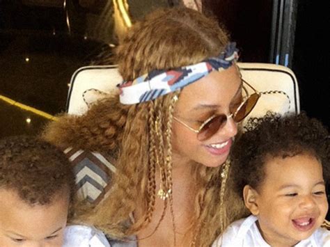 This latest pic of Beyoncé's twins is missing one key detail