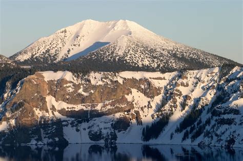 7 Best Things to Do in Crater Lake in Winter (2023-2024!)