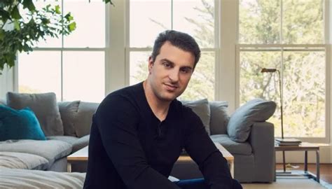 Biografía de Brian Chesky ¿Quién es el fundador de Airbnb? Conócelo