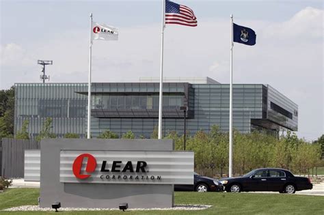 Auto Supplier Lear in Talks to Return Jobs to Detroit - WSJ