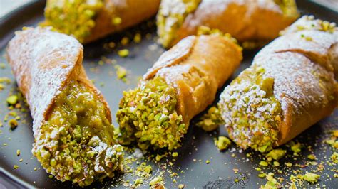 Italian Desserts Cannoli