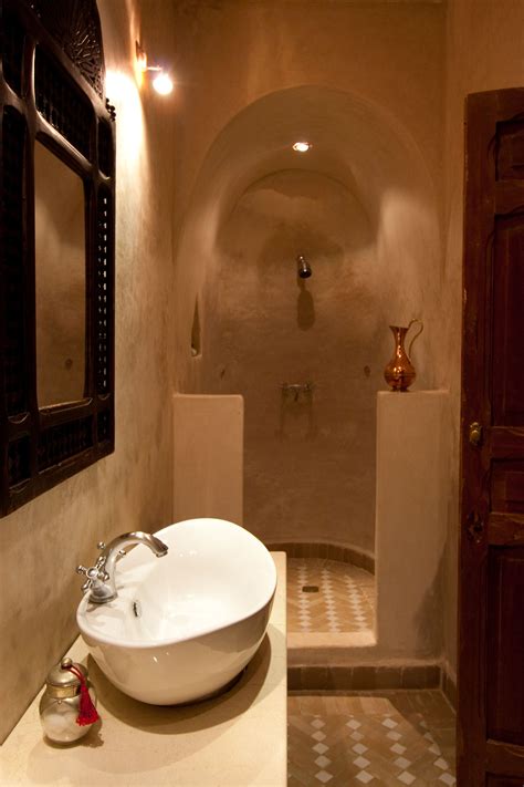 tadelakt bathroom | Earthen plasters | Pinterest | Bath, Earthship and House