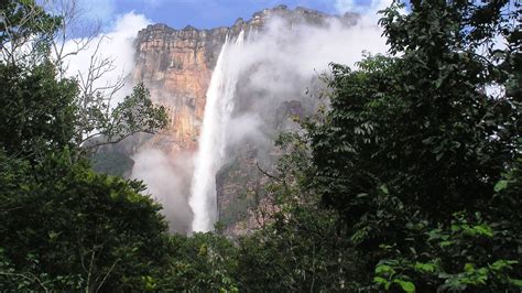 under-Mount-Roraima-where-the-challenge | Beautiful waterfalls ...