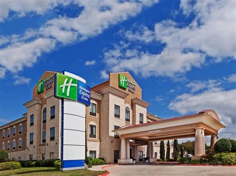 Affordable Hotel in Victoria, TX | Holiday Inn Express & Suites Victoria