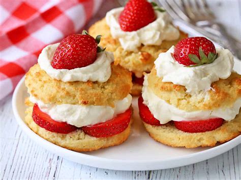 Keto Strawberry Shortcake Recipe - Healthy Recipes Blog