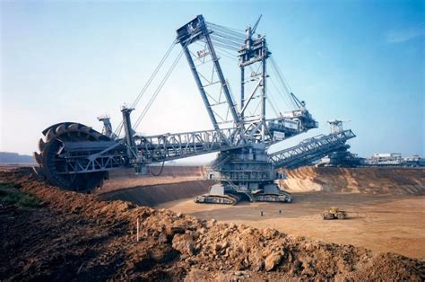 Bagger 293-The largest bucket wheel excavator in the world : r ...