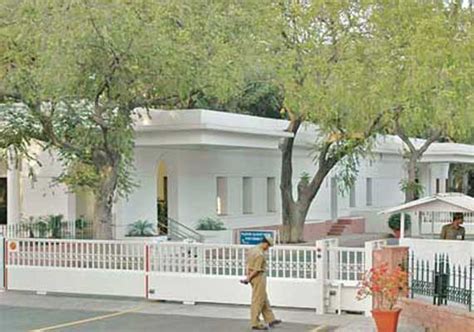 Man attempts suicide in front of PM's residence | India News – India TV