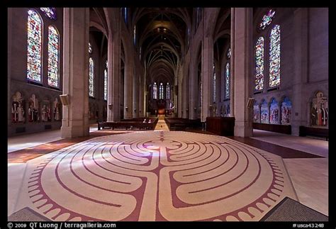 Picture/Photo: Labyrinth inside Grace Cathedral. San Francisco, California, USA