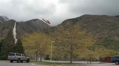 Two skiers dead and one rescued in Utah avalanche - BBC News