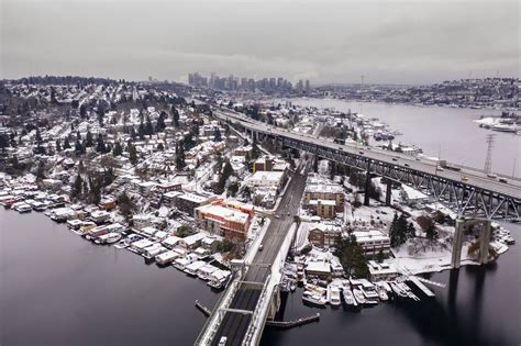 Updates from Seattle’s snowy Monday: Rain coming as warm air moves ...