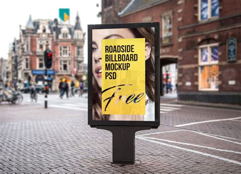 Free Roadside Street Billboard Mockup PSD | Diseño de branding ...