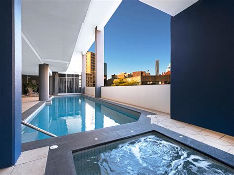 7 Accommodations /w Spa Bath for Brisbane Weekend Getaways