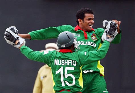 Abdur Razzak celebrates bowling AB de Villiers | ESPNcricinfo.com