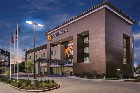 La Quinta Inn & Suites by Wyndham Dallas - Richardson | Dallas, TX Hotels